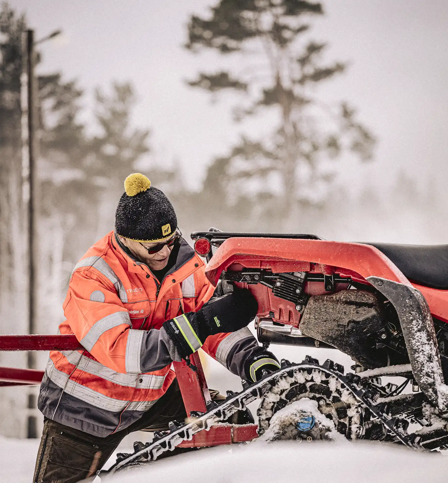 Fullt utsnitt av Gore-Tex Bas Vintervotter (produktet) i brukssituasjon
