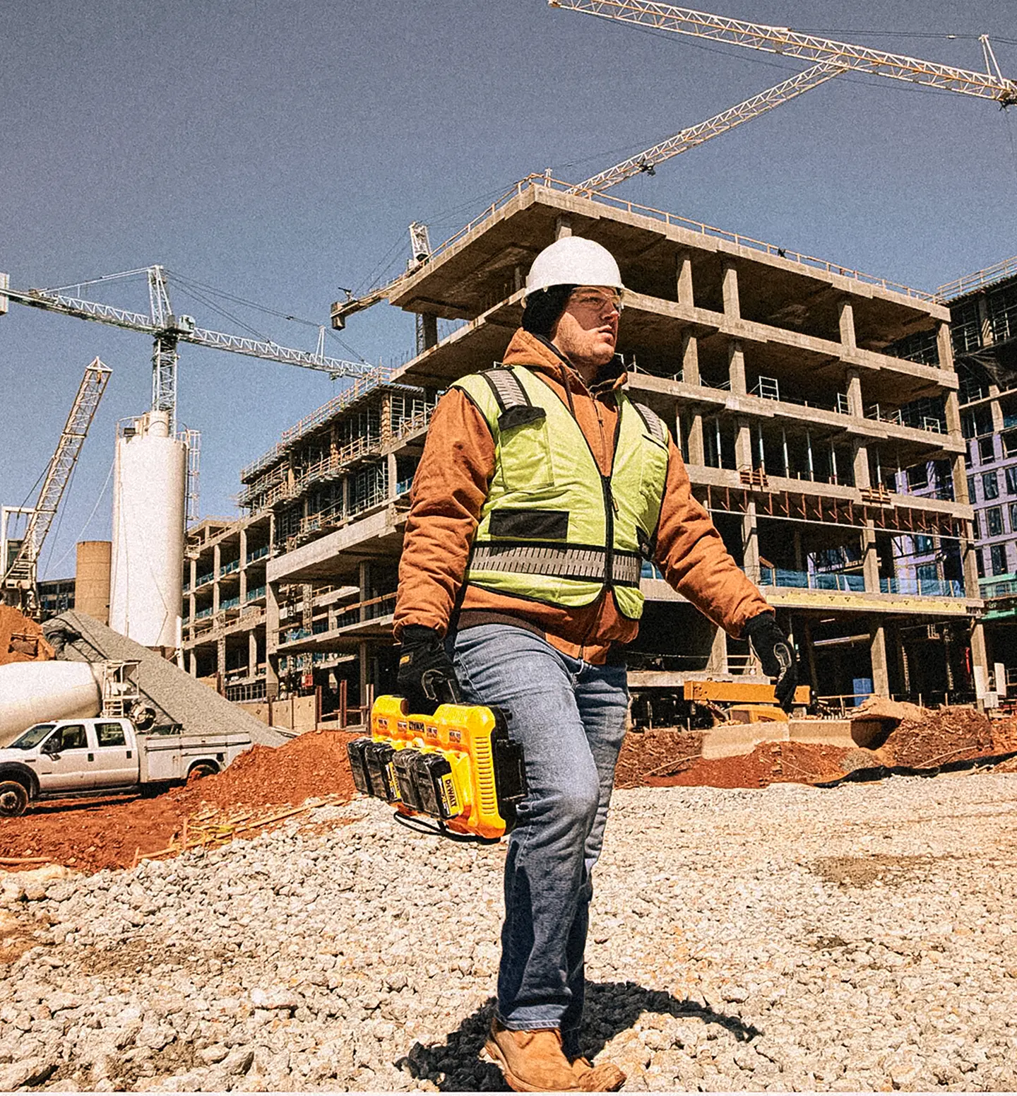 DCB104 Multilader 54V/18V/12V/10 Ekstra utsnitt av DCB104 Multilader 54V/18V/12V/10