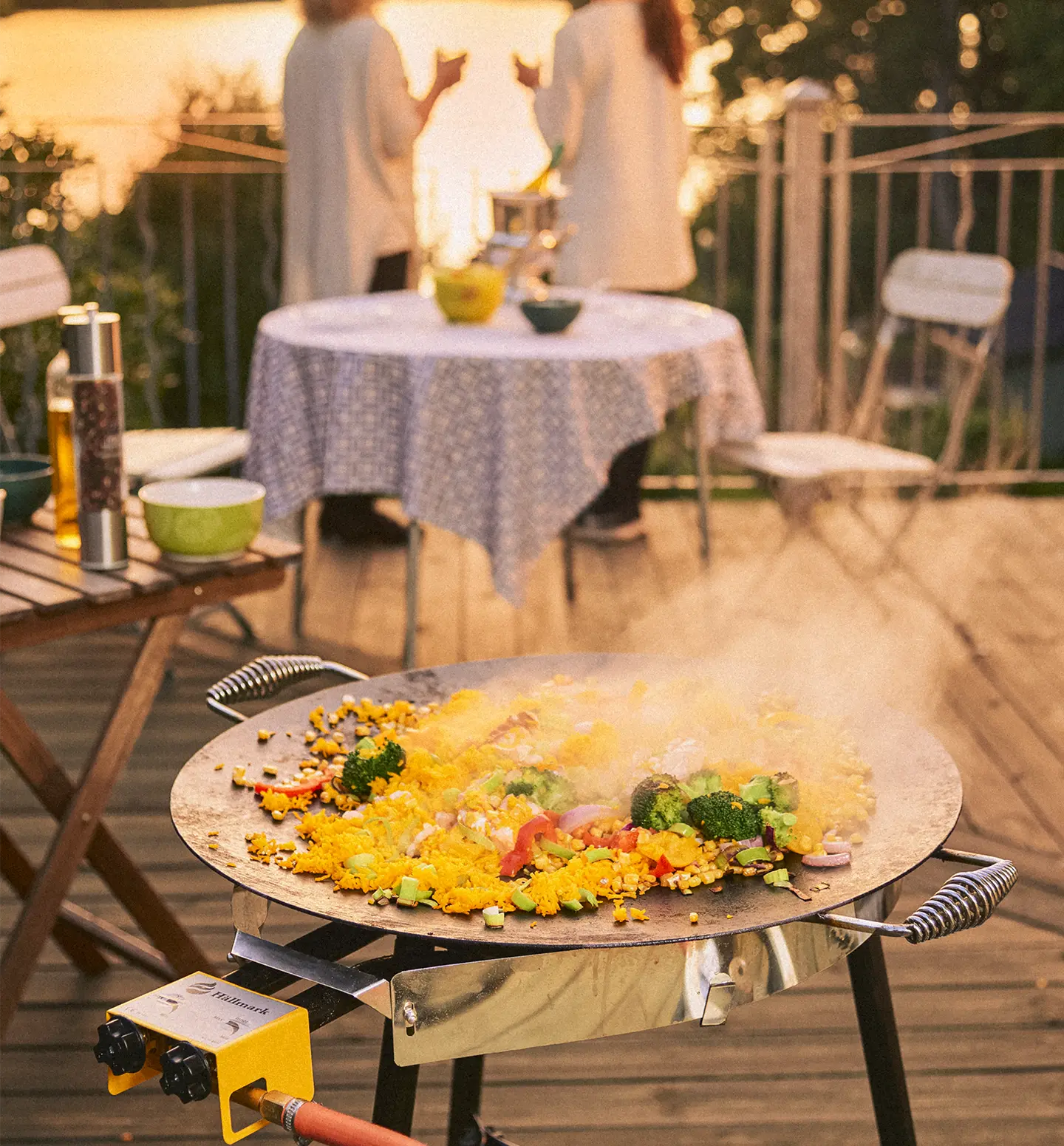 Traktør-stekehelle med gassbrenner ø58cm Sort  - Miljøbilde Merkevare - 6 Ekstra utsnitt av Traktør-stekehelle med gassbrenner ø58cm Sort (produktet) i brukssituasjon