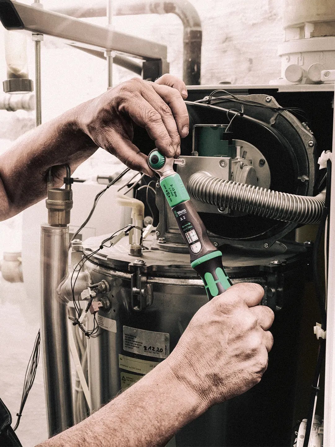 Ekstra utsnitt av Safe-Torque A 2 Momentnøkkel 1/4" 2-12Nm (produktet) i brukssituasjon