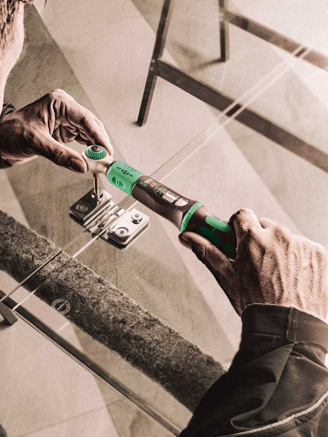 Ekstra utsnitt av Safe-Torque A 2 Momentnøkkel 1/4" 2-12Nm (produktet) i brukssituasjon