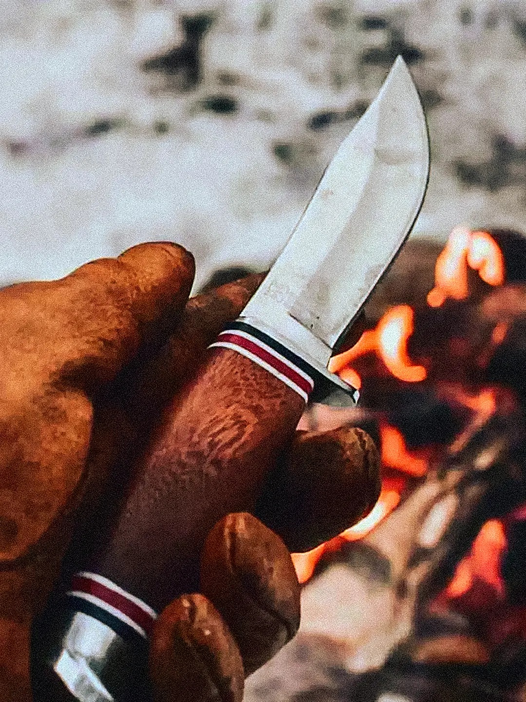 Ekstra utsnitt av Geilo Slirekniv 11cm (produktet) i brukssituasjon