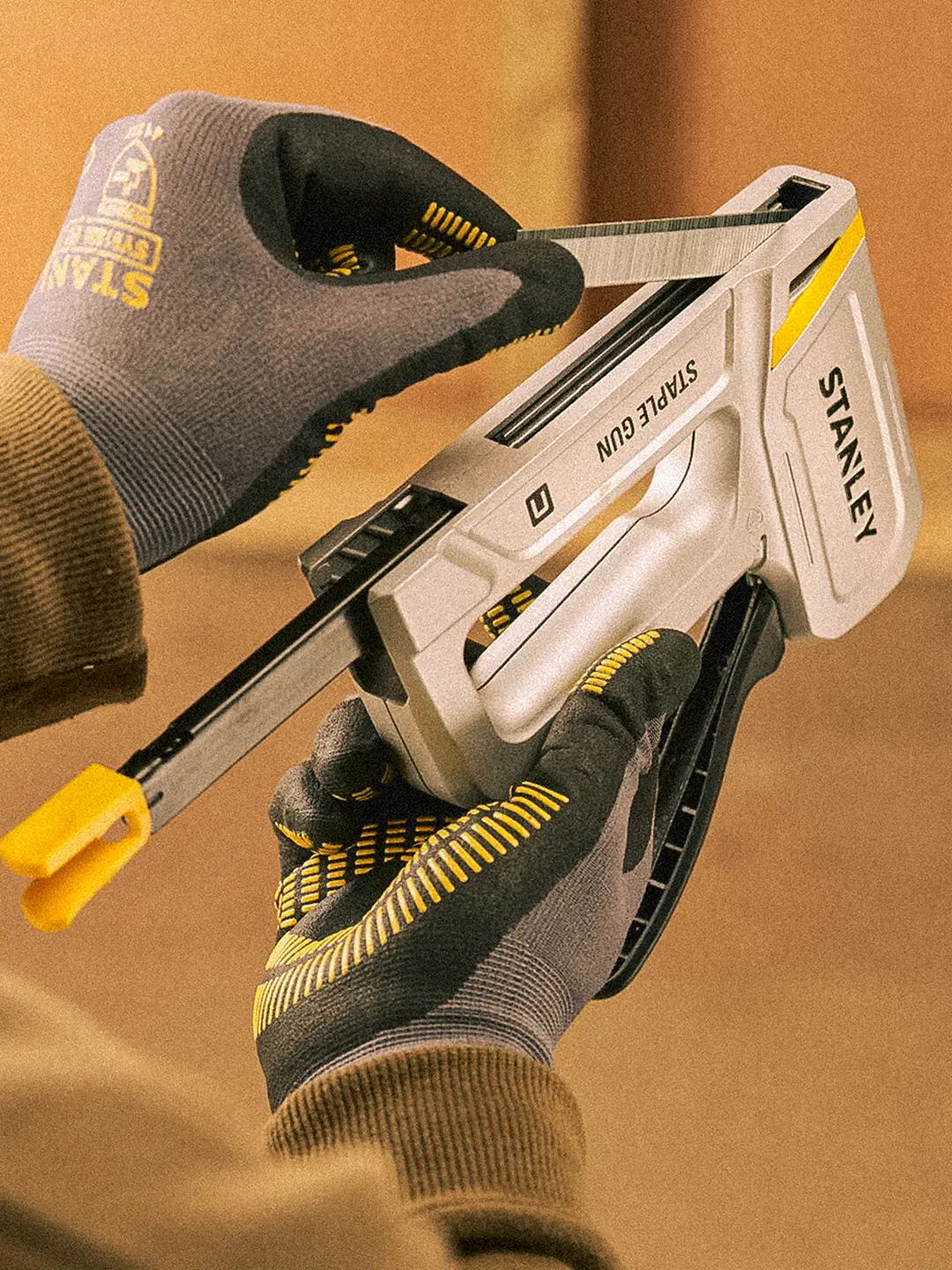 Ekstra utsnitt av Stiftepistol Aluminium G-stifter 6-14mm (produktet) i brukssituasjon